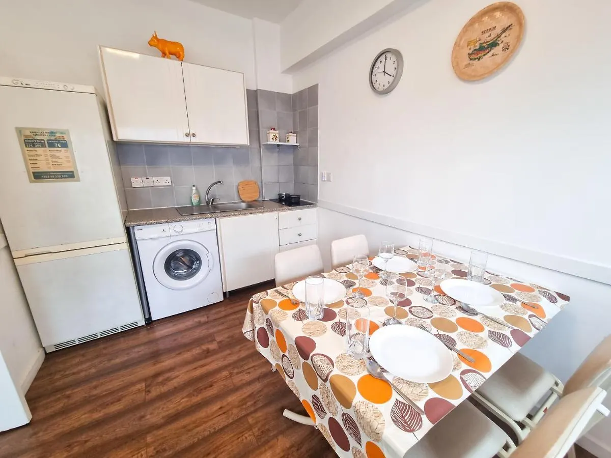 Larnaca Garden Rooms 0*,